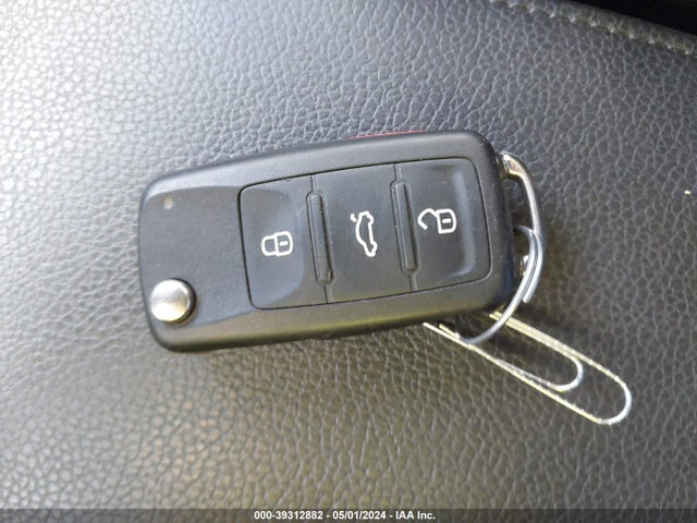 3VWL17AJ2FM219314 Volkswagen Jetta 1.8t Sel