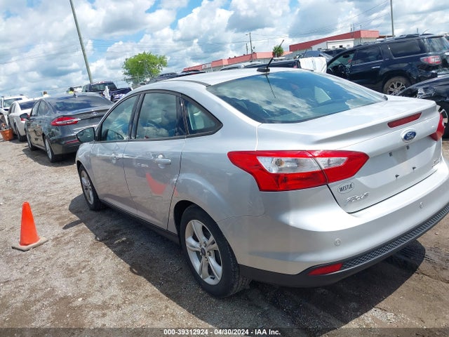 Ford FOCUS SE 2014 1FADP3F20EL453201 Image 3
