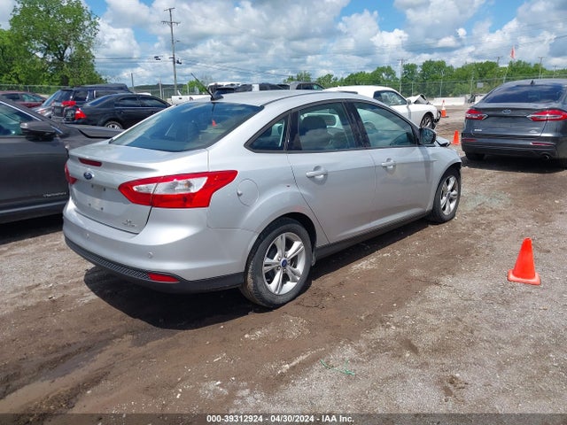 Ford FOCUS SE 2014 1FADP3F20EL453201 Image 4