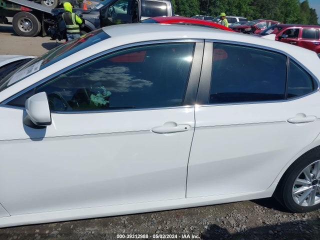 Toyota CAMRY LE 2022 4T1C11AK4NU658352 Image 15