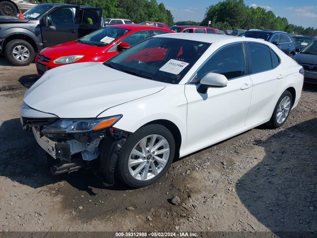 Toyota CAMRY LE 2022 4T1C11AK4NU658352 Image 2