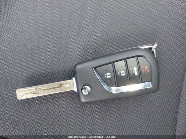 JTDEPMAE8N3025432 Toyota COROLLA LE
