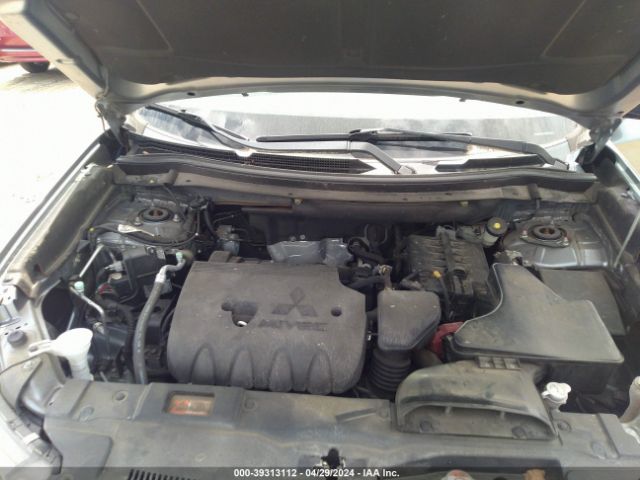 JA4AD2A37HZ032183 Mitsubishi Outlander Es