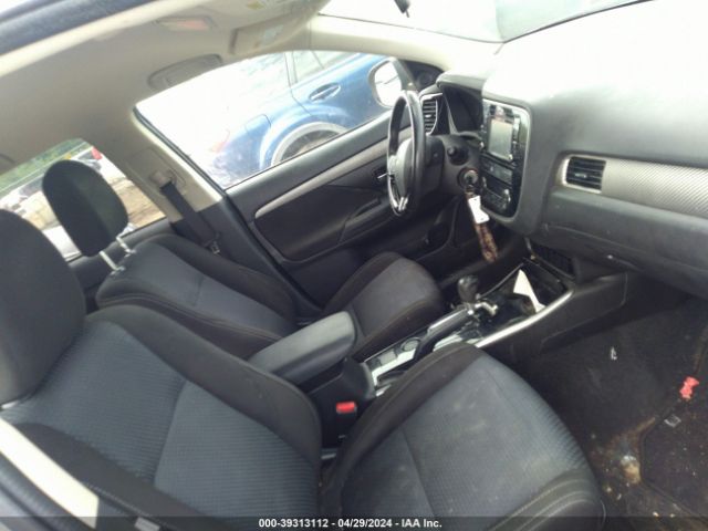 JA4AD2A37HZ032183 Mitsubishi Outlander Es