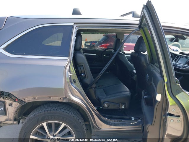 Toyota Highlander Xle 2017 5TDKZRFH1HS520961 Image 8