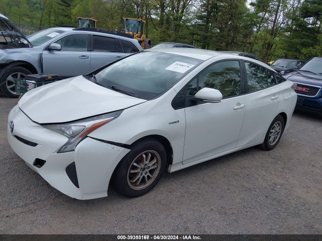 Toyota Prius Two 2016 JTDKBRFU1G3005878 Image 2