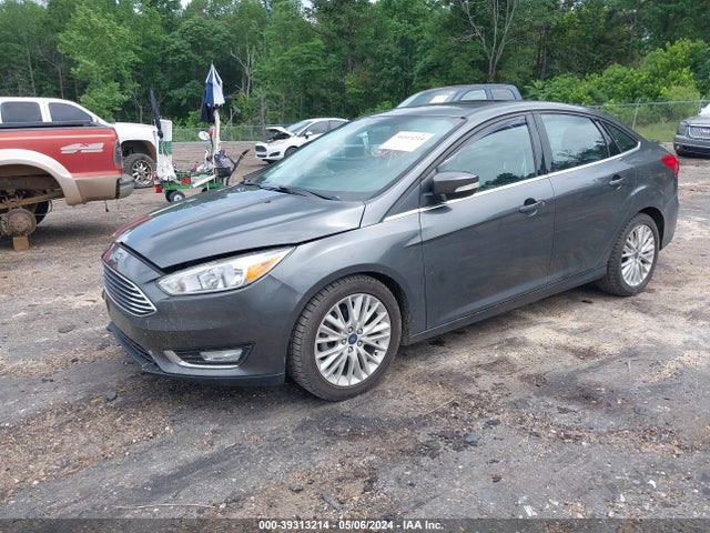Ford Focus Titanium 2017 1FADP3J27HL238197 Image 2
