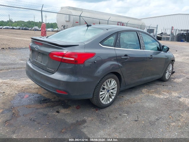Ford Focus Titanium 2017 1FADP3J27HL238197 Image 4