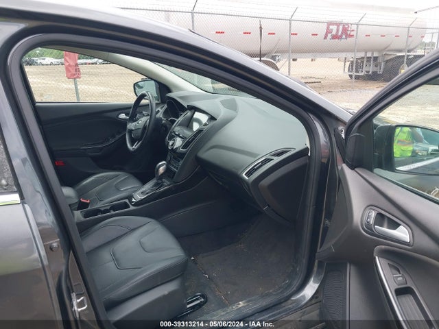 Ford Focus Titanium 2017 1FADP3J27HL238197 Image 5