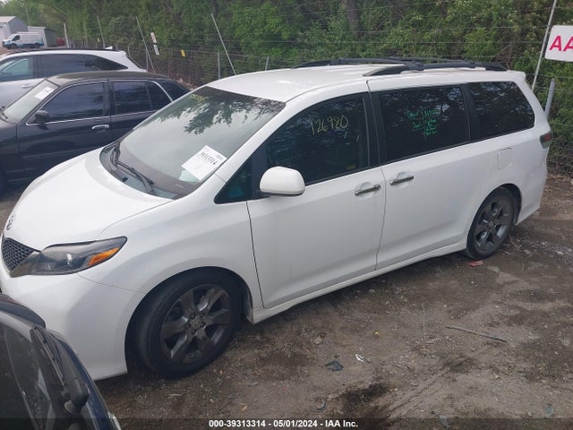 Toyota Sienna Se 8 Passenger 2015 5TDXK3DC9FS536627 Image 2
