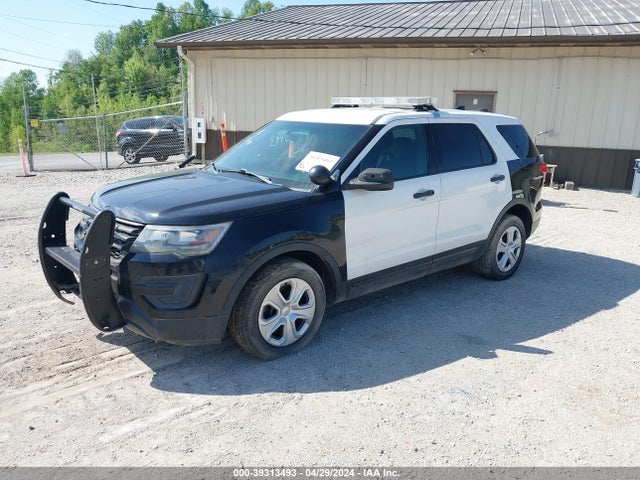 Ford Utility Police Interceptor 2016 1FM5K8AR2GGA72374 Image 2