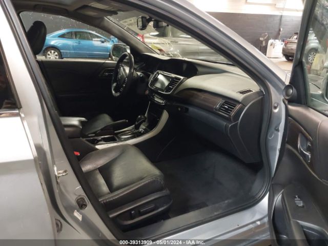 1HGCR3F94HA023993 Honda Accord Touring V6