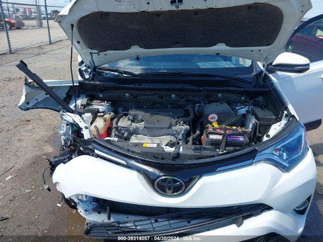 Toyota Rav4 Xle 2017 JTMWFREV8HJ129059 Image 10