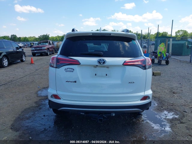 Toyota Rav4 Xle 2017 JTMWFREV8HJ129059 Image 16
