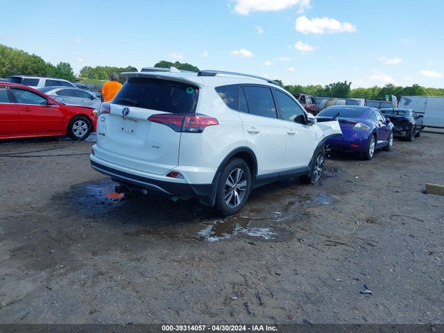 Toyota Rav4 Xle 2017 JTMWFREV8HJ129059 Image 4