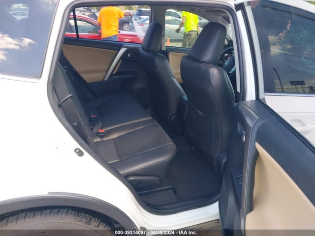 Toyota Rav4 Xle 2017 JTMWFREV8HJ129059 Image 8