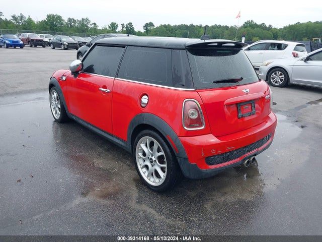 2010 MINI COOPER S WMWMF7C58ATX44183 Photo 2