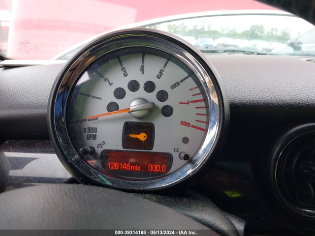 2010 MINI COOPER S WMWMF7C58ATX44183 Photo 6