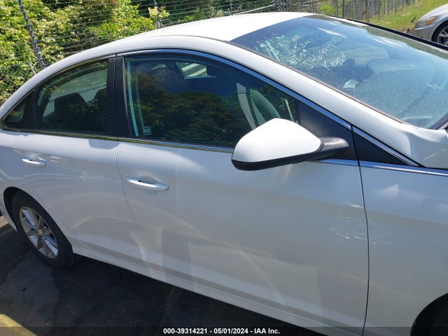 Hyundai SONATA SE 2018 5NPE24AF3JH619917 Image 13