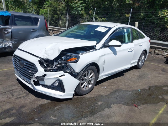 Hyundai SONATA SE 2018 5NPE24AF3JH619917 Image 2