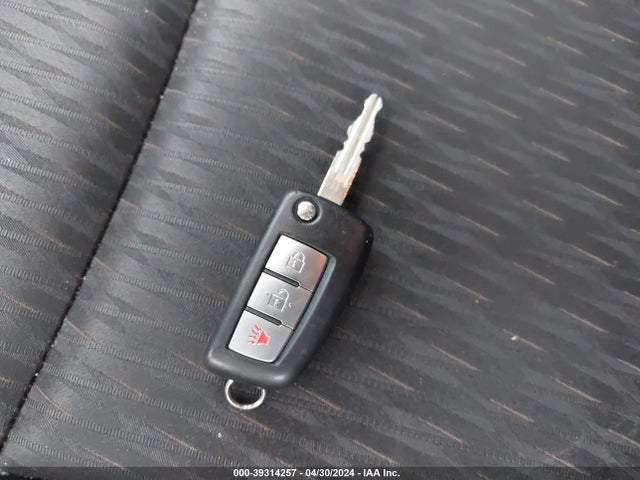 Nissan ROGUE S 2017 KNMAT2MT4HP512133 Image 11