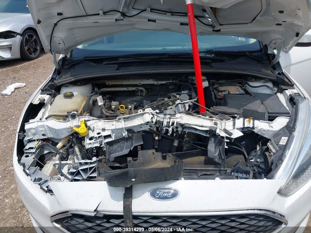 Ford FOCUS SE 2018 1FADP3K25JL269114 Image 10