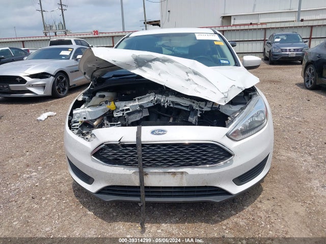 Ford FOCUS SE 2018 1FADP3K25JL269114 Image 6