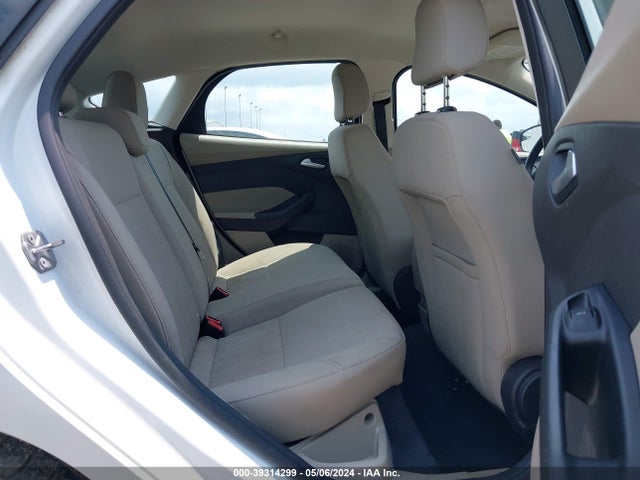 Ford FOCUS SE 2018 1FADP3K25JL269114 Image 8