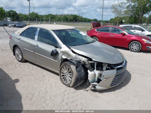 2015 4T4BF1FK2FR481653 main image