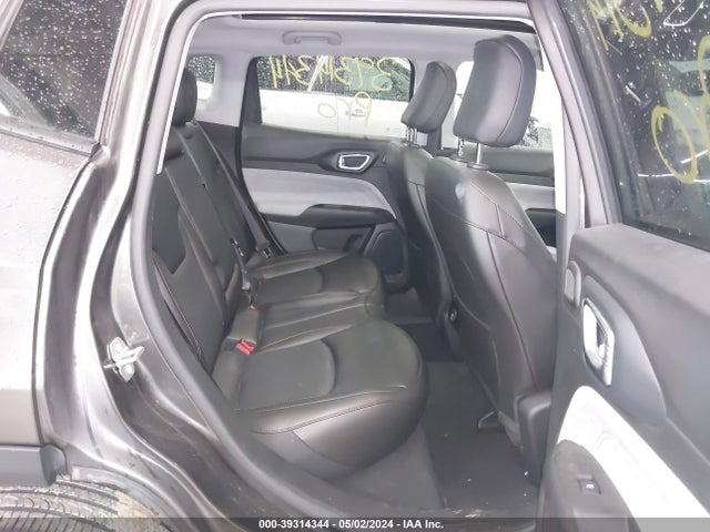 3C4NJDFB8NT126149 Jeep Compass Latitude Lux 4x4