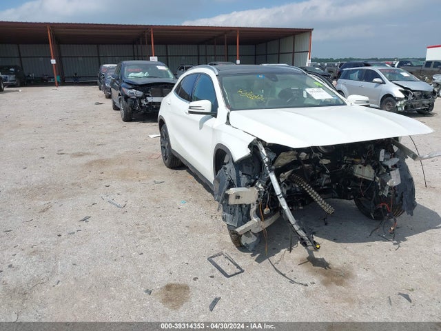 2018 WDCTG4EB7JJ397285 main image