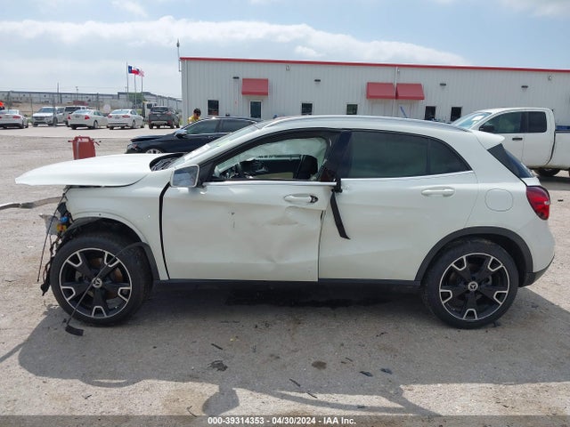 Mercedes-Benz GLA 250 2018 WDCTG4EB7JJ397285 Image 14