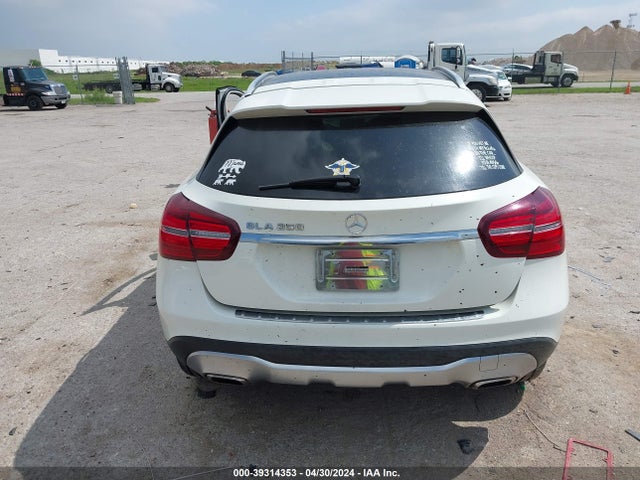 Mercedes-Benz GLA 250 2018 WDCTG4EB7JJ397285 Image 16