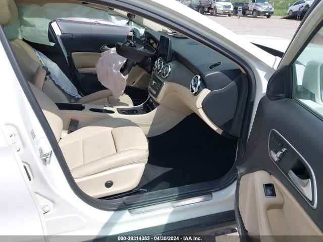 Mercedes-Benz GLA 250 2018 WDCTG4EB7JJ397285 Image 5