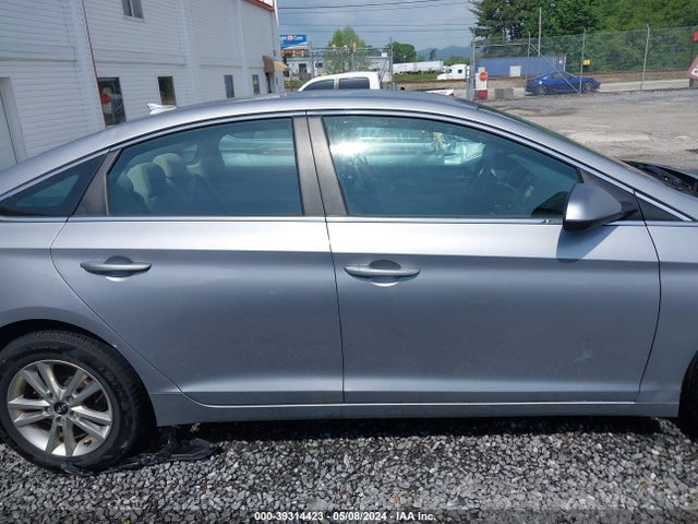 Hyundai SONATA SE 2016 5NPE24AF6GH310600 Image 13