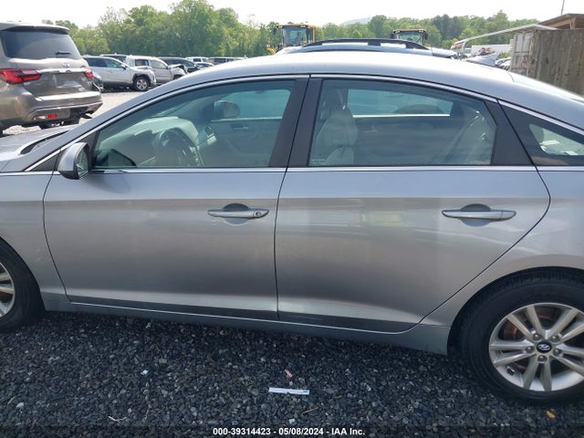 Hyundai SONATA SE 2016 5NPE24AF6GH310600 Image 14