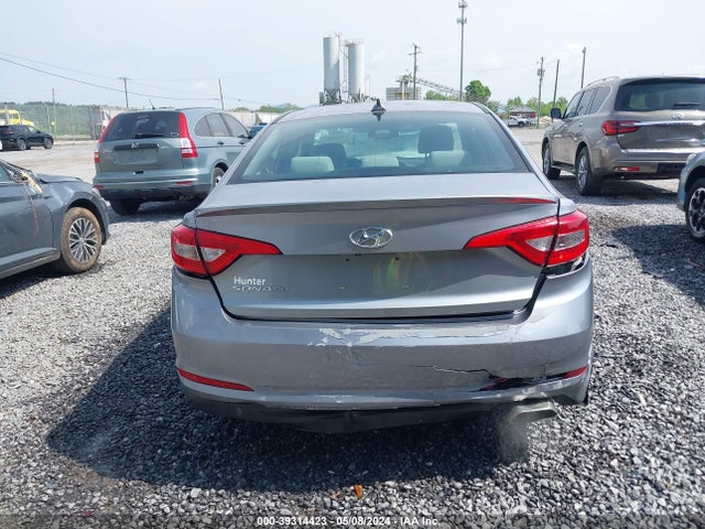 Hyundai SONATA SE 2016 5NPE24AF6GH310600 Image 16