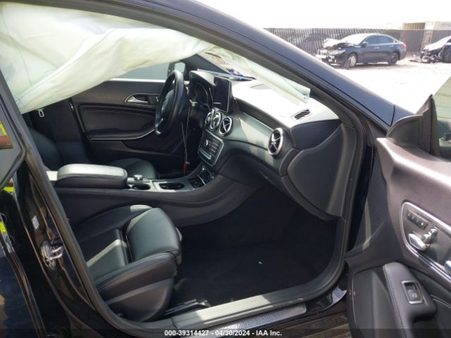 2019 MERCEDES-BENZ CLA WDDSJ4EB2KN741012 Photo 4
