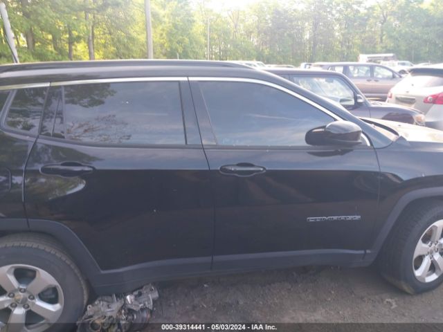 3C4NJCBB4JT356216 Jeep Compass Latitude Fwd