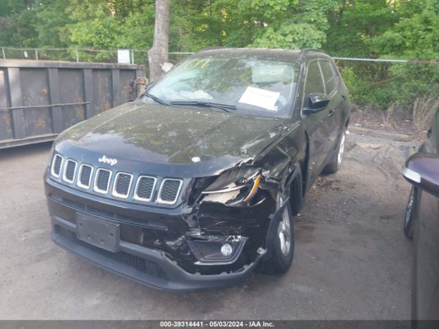 3C4NJCBB4JT356216 Jeep Compass Latitude Fwd