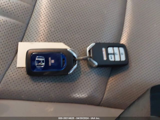 1HGCV3F97KA007578 Honda Accord Hybrid Touring