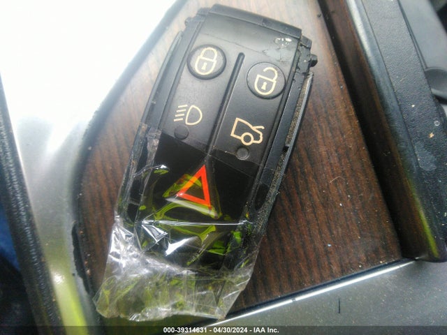 2012 JAGUAR XF SAJWA0FBXCLS58529 Photo 10