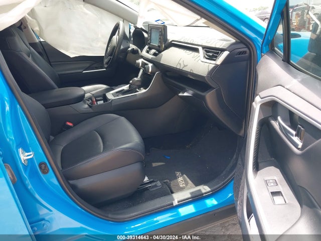 Toyota Rav4 Xle Premium 2019 2T3C1RFV9KC018031 Image 5