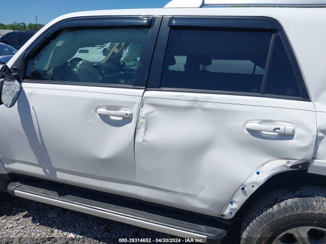 Toyota 4RUNNER SR5 2016 JTEZU5JR8G5145236 Image 15