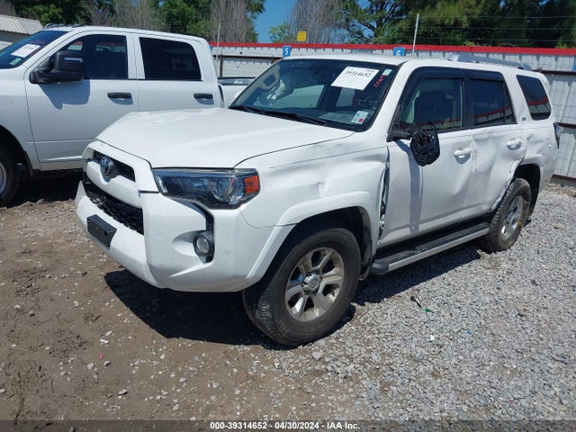 Toyota 4RUNNER SR5 2016 JTEZU5JR8G5145236 Image 2