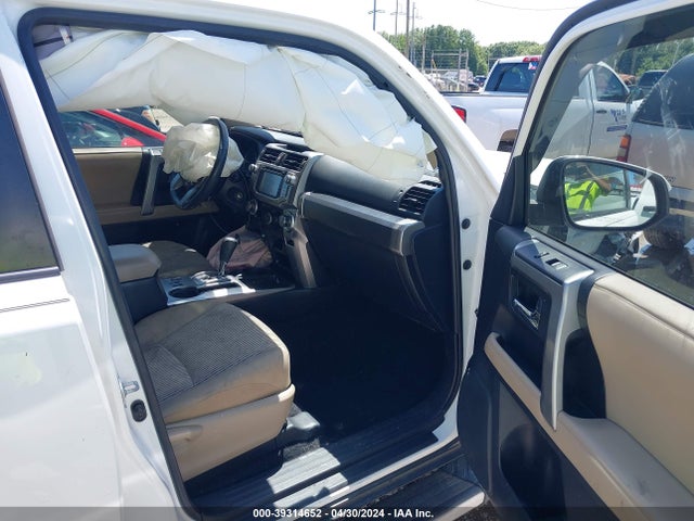 Toyota 4RUNNER SR5 2016 JTEZU5JR8G5145236 Image 5