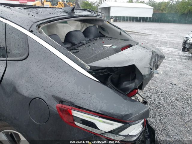 5XXGT4L39KG288606 KIA Optima S