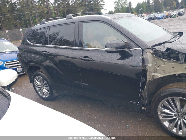 Toyota Highlander Hybrid Platinum 2023 5TDEBRCHXPS126007 Image 14