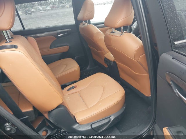 Toyota Highlander Hybrid Platinum 2023 5TDEBRCHXPS126007 Image 8