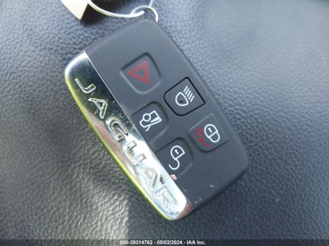 SADCJ2FX1JA274446 Jaguar F-pace 25t Premium